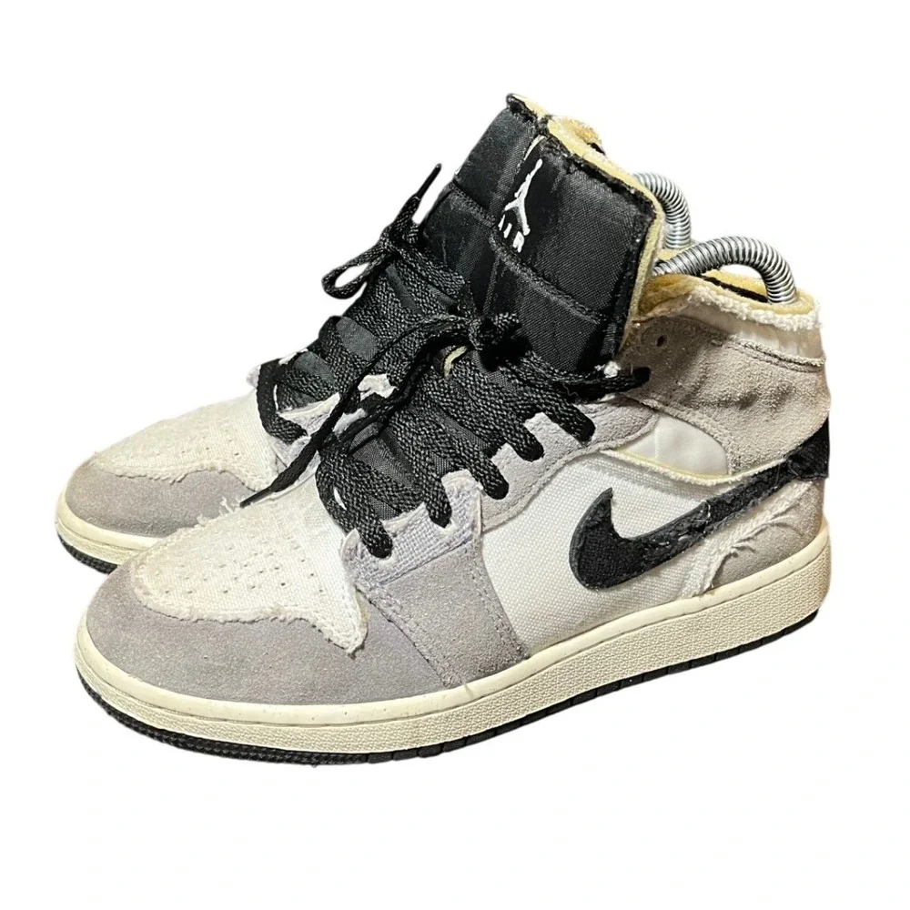 Jordan 1 Mid SE Craft Inside Out Tech Grey Youth 4.5Y Grey White FD9091-002‎